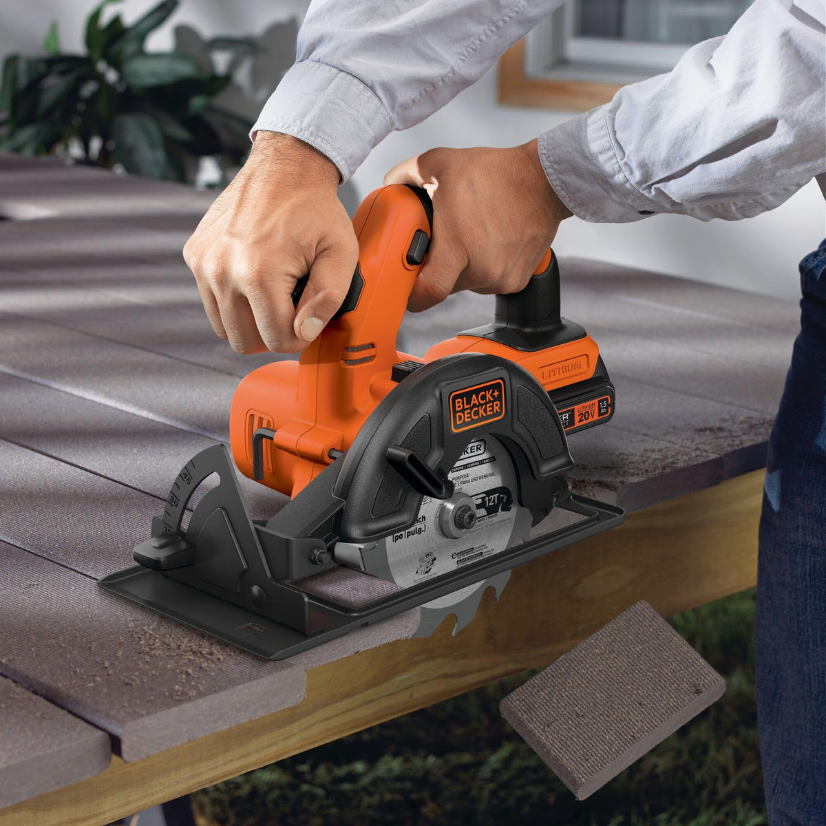 20V MAX 4-Tool Cordless Power Tool Combo Kit with 2 Batteries and Charger R823